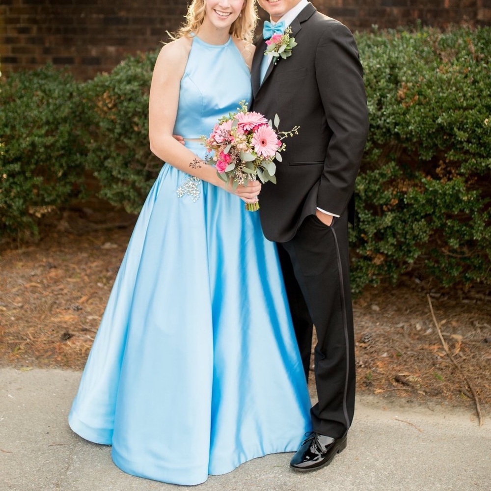 Sherri Hill Prom Dress - Picture 2 of 6